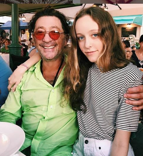 18-летняя дочь дочь Лепса позировала в бикини для соцсетей