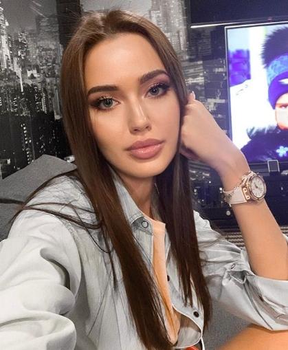 Жене Дмитрия Тарасова советуют сменить стилиста