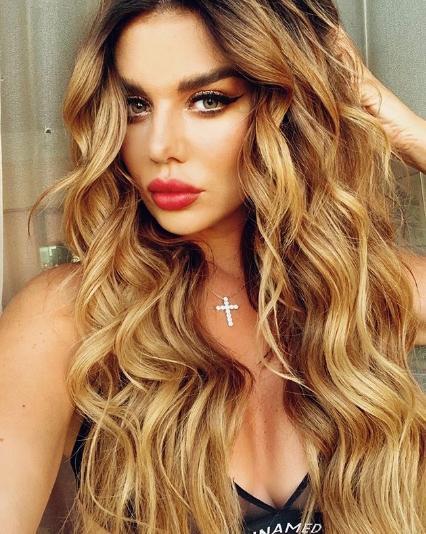 Седокова показала, как увеличить губы за 3 минуты