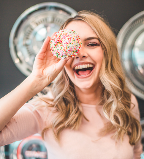 Почему мы злоупотребляем сладким