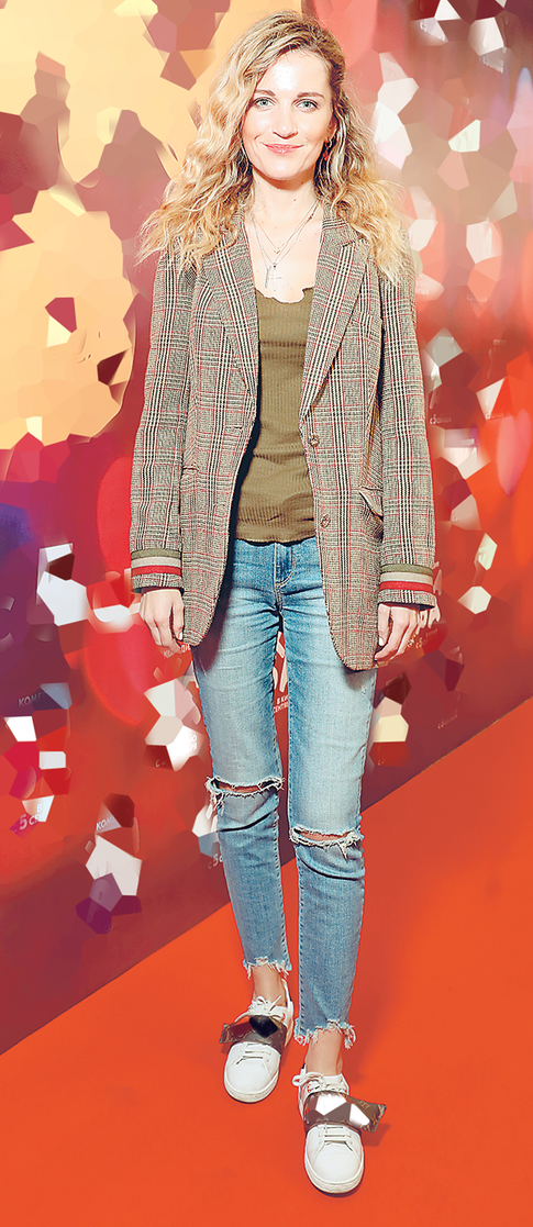 Женя Малахова: такие кроссовки способны испортить любой образ