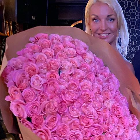 Анастасия Волочкова: «Любимый мужчина меня лечит своими жаркими объятиями»