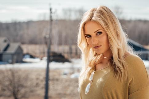 Пепельный блонд: почему мастера смеются над этим трендом