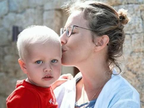 Сын Собчак не хочет покидать Мальдивы