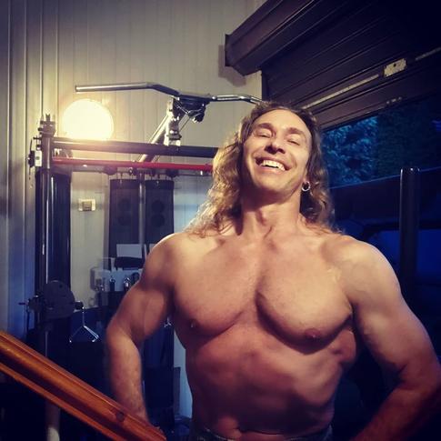 Тарзан посмеялся над хейтерами