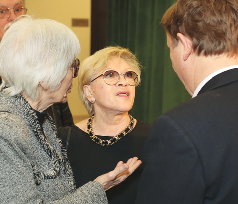 «В сознании»: стали известны подробности состояния Фрейндлих