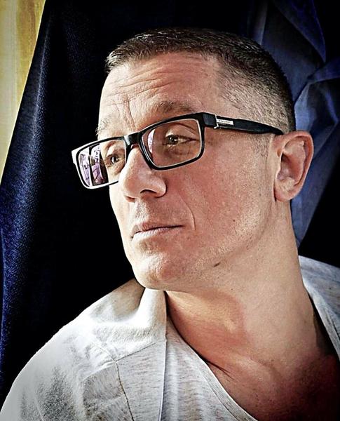 Актер Алексей Макаров о COVID−19: «Я не читаю новости и не смотрю телевизор»