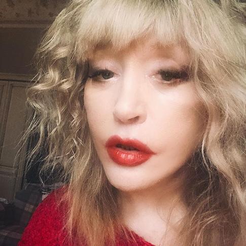 Алла Пугачева после эвакуации из кинотеатра: «Нашу песню не задушишь, не убьешь»