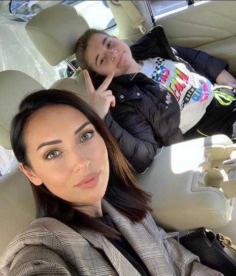 Алсу призналась в покупке голосов для дочки Микеллы