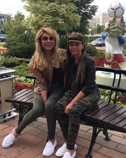 Мать Началовой показала повзрослевшую внучку