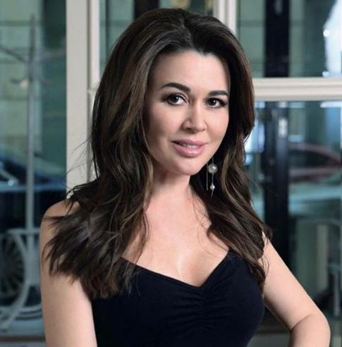 Родные Заворотнюк опровергли новости о способах лечения актрисы