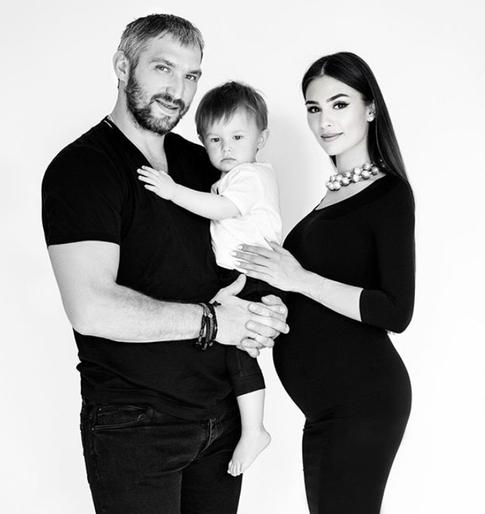 Экстрасенс об Овечкине и Шубской: «Детей у них будет трое»