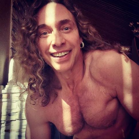 Тарзан жалуется на нехватку денег из-за эпидемии