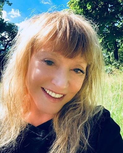 Пугачева потратила 3 миллиона на могильный памятник для друга