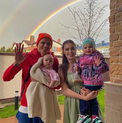 Тарасов навестил семью на один день