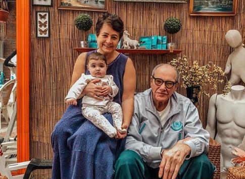 Эммануил Виторган заснял 58-летнюю супругу в купальнике