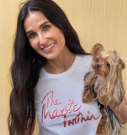 57-летняя Деми Мур показала себя в образе блондинки