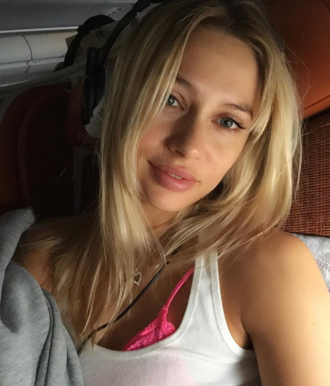 Агент Рудовой прокомментировал слухи о ее беременности