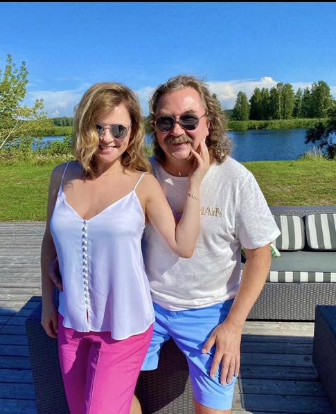 Николаев с любовью поздравил жену с днем рождения