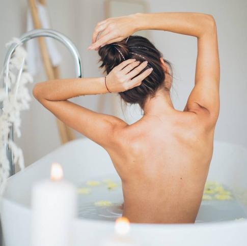 Банный день: бьюти-средства, которые помогут устроить дома SPA-салон