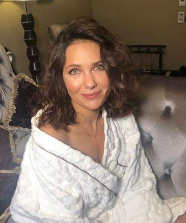 Климова встретилась с экс-супругом на выпускном дочери