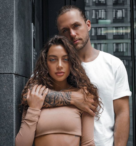 Влад Соколовский устроил сюрприз любимой в честь годовщины