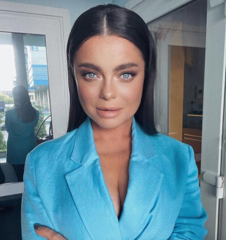 Наташа Королева объяснила, почему «мужья уходят к молодым»