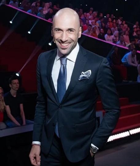 Папунаишвили опроверг расставание с женой-итальянкой