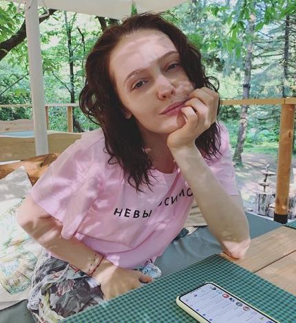 Миллионер Алексей Милевский тайно женился на звезде «Колл-центра» Юлии Хлыниной