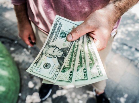 Россиян предупредили о возможной девальвации рубля в декабре: названы 4 причины