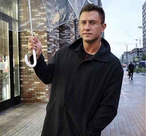 «Когда все зажило, обнаружили три кисты»: Прилучный рассказал о серьезных проблемах со здоровьем