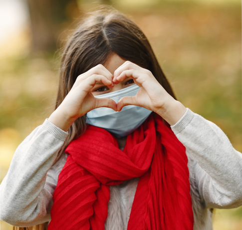 Дети в России начали болеть вирусом-клоном COVID−19