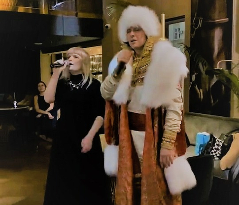 Прохор Шаляпин спел дуэтом с журналисткой WomanHit.ru