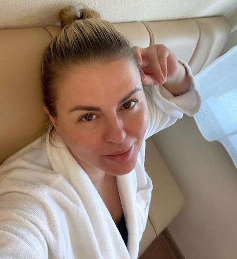 Анна Семенович рассталась с молодым бойфрендом