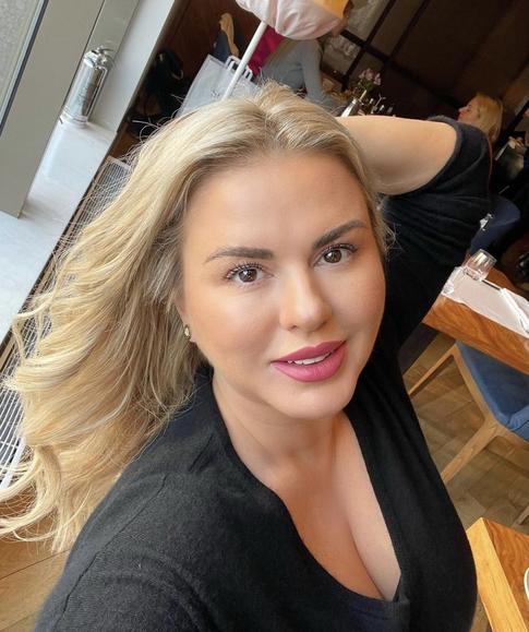 Анне Семенович не удалось купить квартиру в Стамбуле из-за закрытых границ