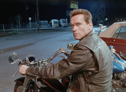 Призрачный гонщик: 3 фильма с захватывающими трюками на дороге