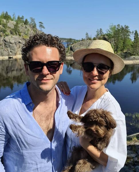 Пользователи Сети заподозрили жену Константина Крюкова в беременности