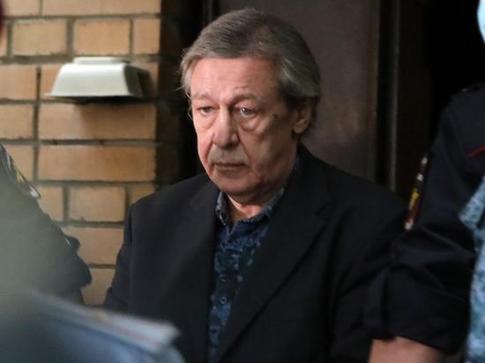 «Привыкал два-три месяца»: Михаил Ефремов впервые рассказал о жизни в колонии