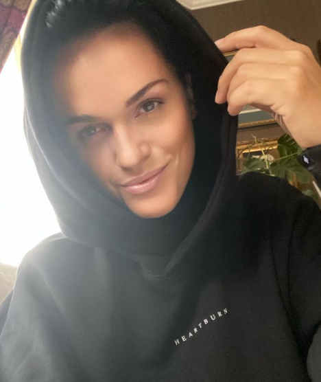 «Могу пропить в день 30 тысяч»: певица Слава рассказала, на что тратит миллионные гонорары