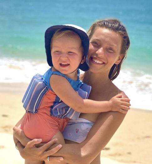 Волкова, Тодоренко, Самойлова — кому еще материнство оказалось в тягость