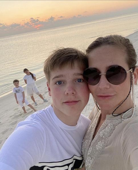 «Со своими детьми судится за деньги»: Барановская прокомментировала проигранный Аршавину суд