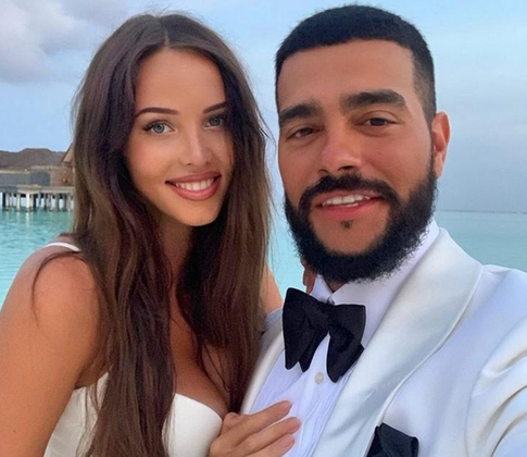 Звездные мужчины, которые предпочитают один и тот же типаж женщин