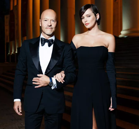 «Ставлю 5 из 5»: стилист оценил 3 образа Паулины Андреевой для красной дорожки