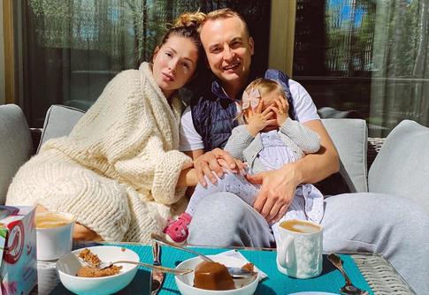 Не только Нюша и Королева: звезды, простившие мужьям измену