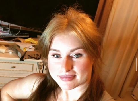 Дочь Марии Шукшиной похвасталась накаченными ягодицами в прозрачном боди