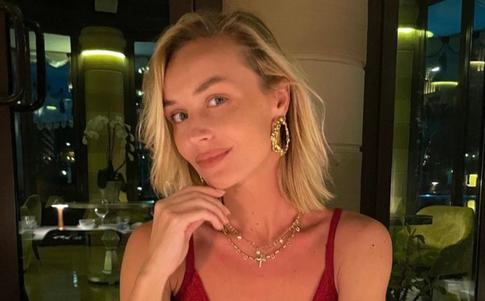 В Сети раскритиковали фото Гагариной в откровенном бикини