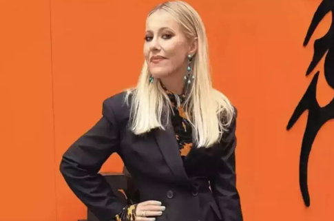 Ксения Собчак опубликовала фото из загородного дома, чтобы подтвердить, что находится в России