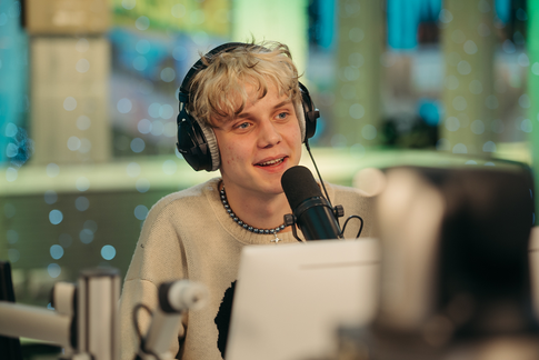 «Метраж — 70 квадратов»: 17-летний Ваня Дмитриенко купил квартиру в Москве