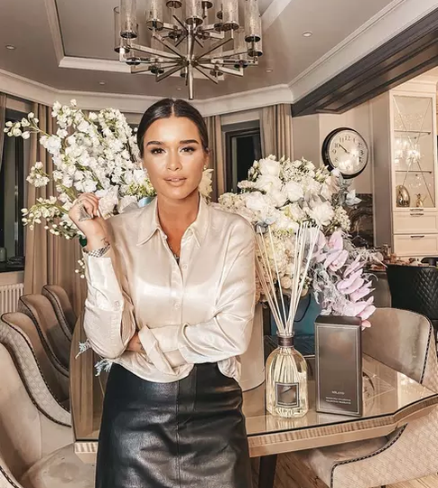 По домам: как выглядит загородный коттедж Ксении Бородиной