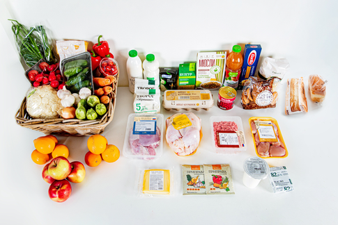 Собираем продуктовую корзину: что покупать в первую очередь, а от чего отказаться